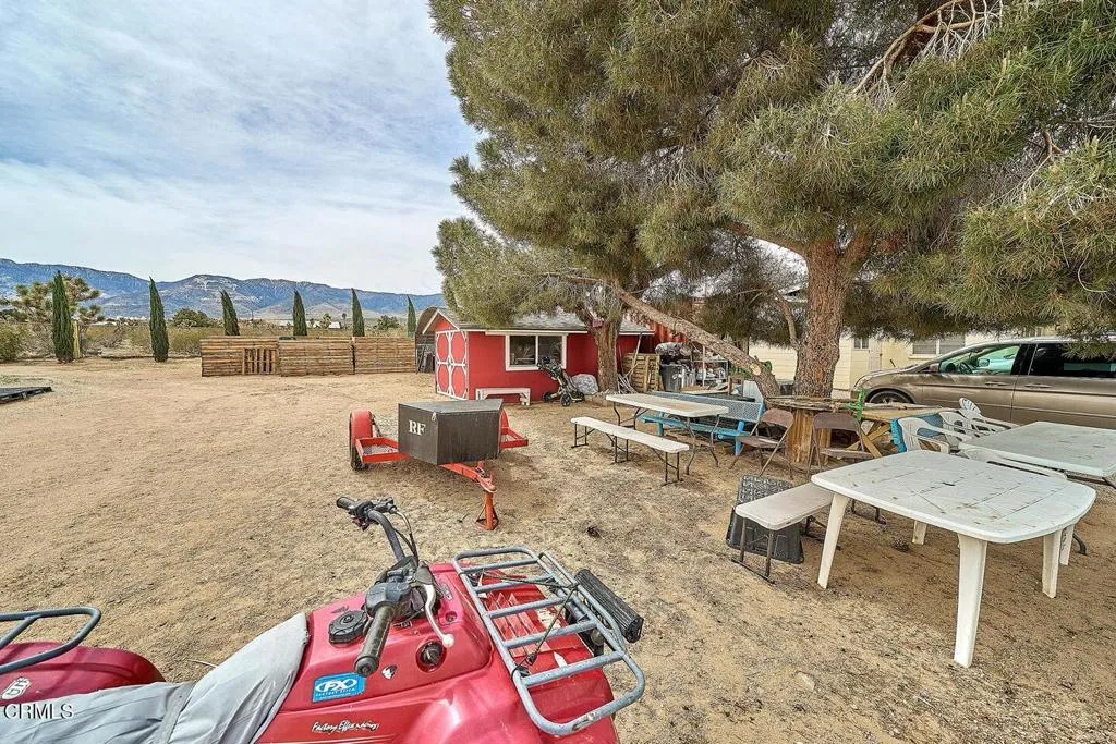 9125 Mesa Road Lucerne Valley, CA 92356 - Photo 33 of 55 a view of a terrace with sitting area