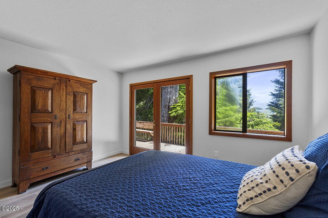 445 Summit View Lane Gleneden Beach, OR 97388 - Photo 44 of 67 Bedroom 3 Downstairs