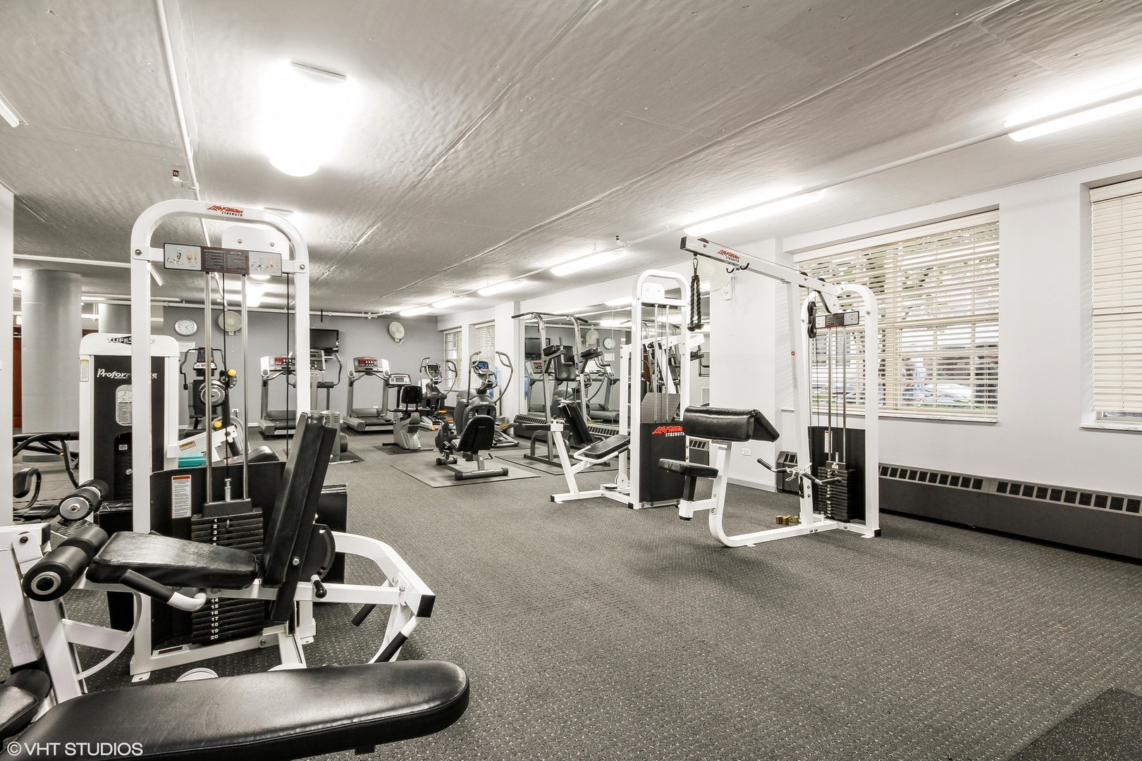 21 West Chestnut Street, Unit 902 Chicago, IL 60610 - Photo 13 of 16