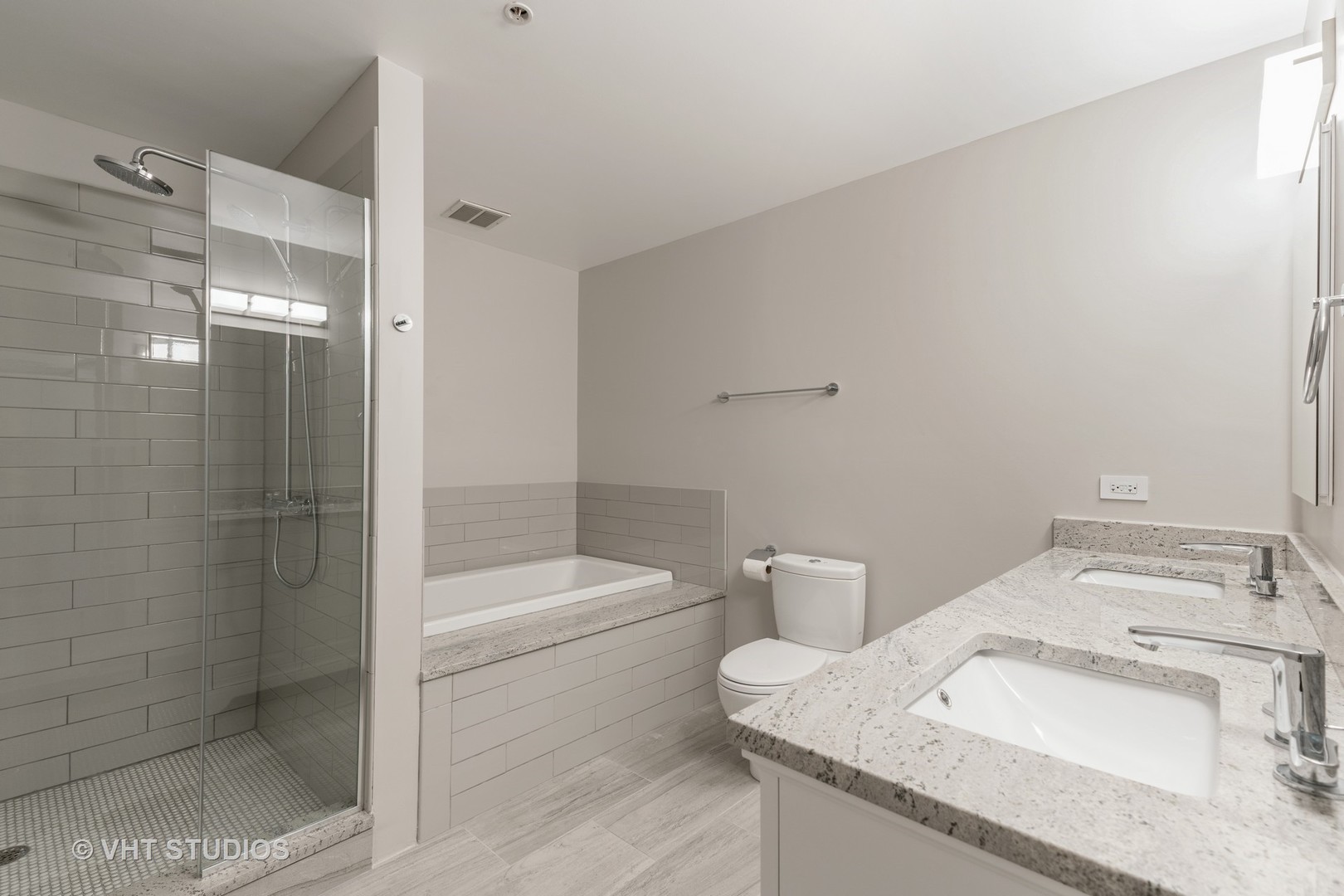 21 West Chestnut Street, Unit 902 Chicago, IL 60610 - Photo 5 of 16