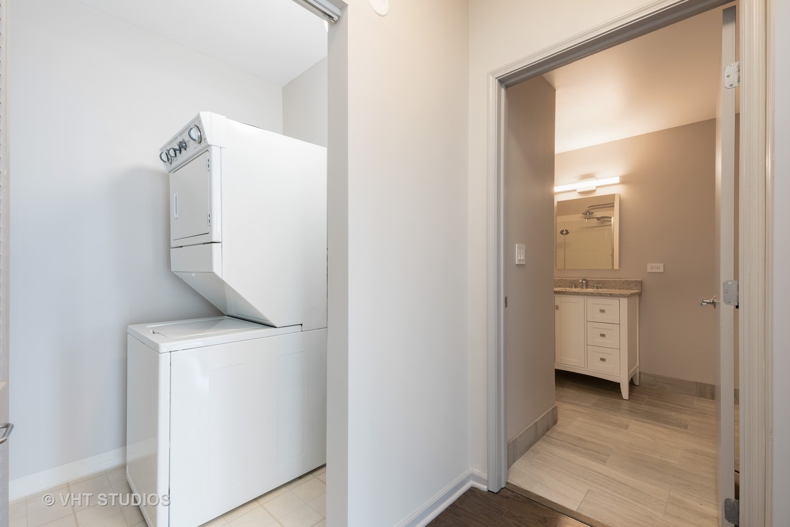 21 West Chestnut Street, Unit 902 Chicago, IL 60610 - Photo 10 of 16