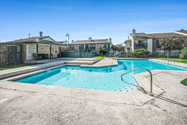 $102,000 | 250 El Dorado Boulevard, Unit 223, Webster, TX 77598