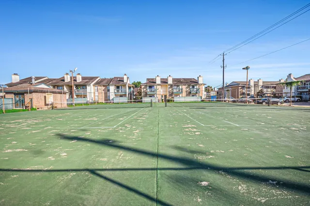 $102,000 | 250 El Dorado Boulevard, Unit 223, Webster, TX 77598