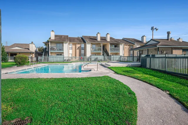 $102,000 | 250 El Dorado Boulevard, Unit 223, Webster, TX 77598