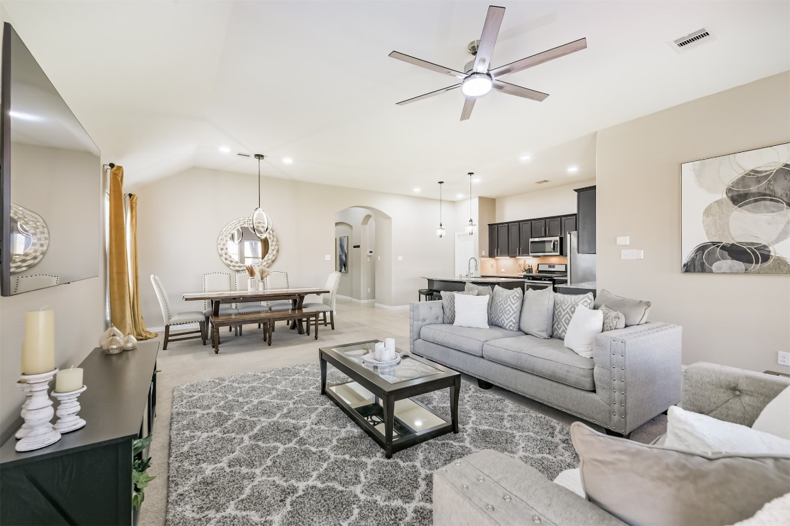 9622 Invergarry Way Tomball, TX 77375 - Photo 6 of 32