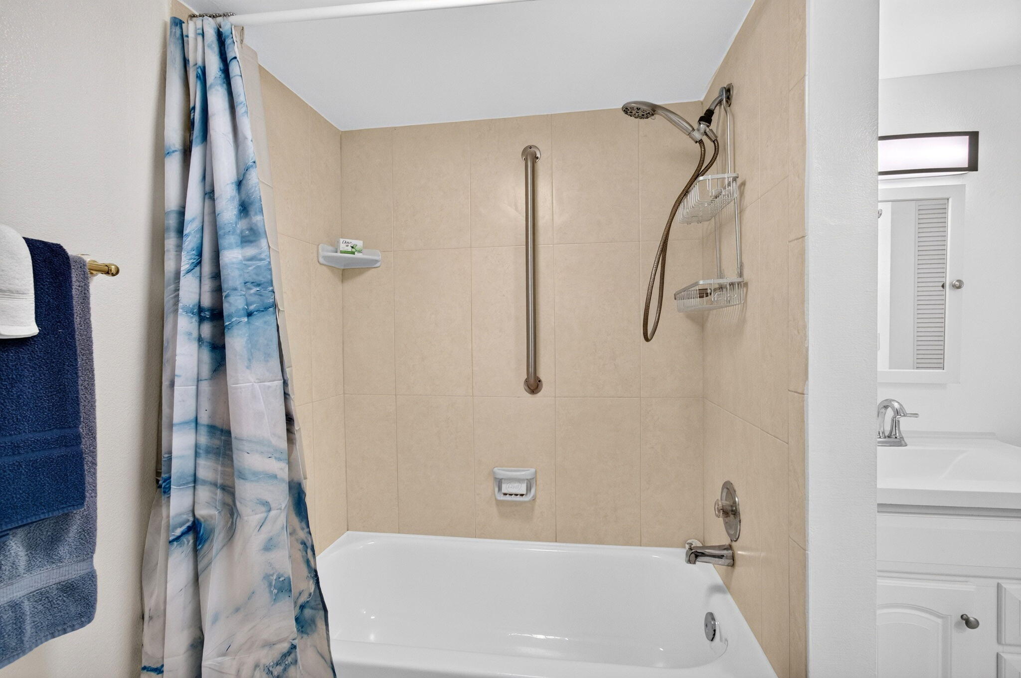 550 Southwest 2nd Avenue, Unit 125 Boca Raton, FL 33432 - Photo 40 of 51 Handheld Shower Head