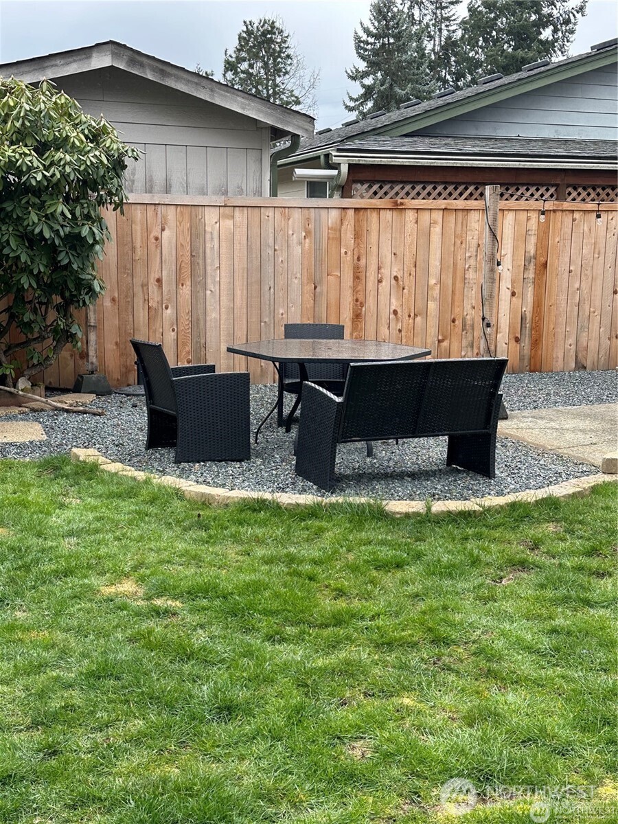 11645 Southeast 164th Street Renton, WA 98058 - Photo 7 of 9