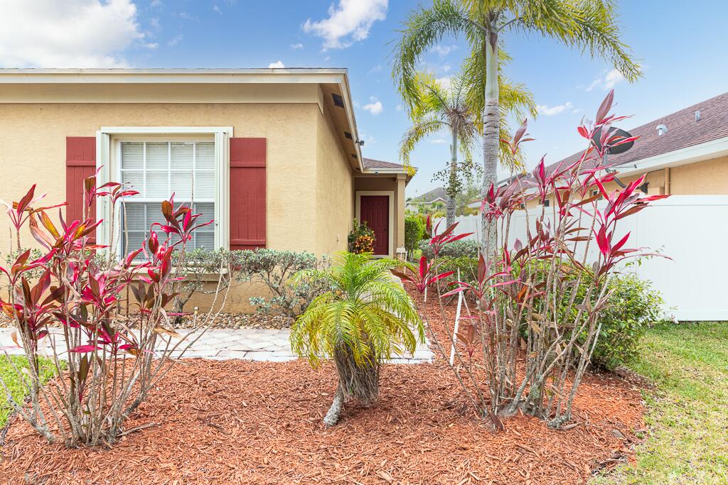 9704 Windrift Circle Fort Pierce, FL 34945 - Photo 2 of 19 Entrance Walkway