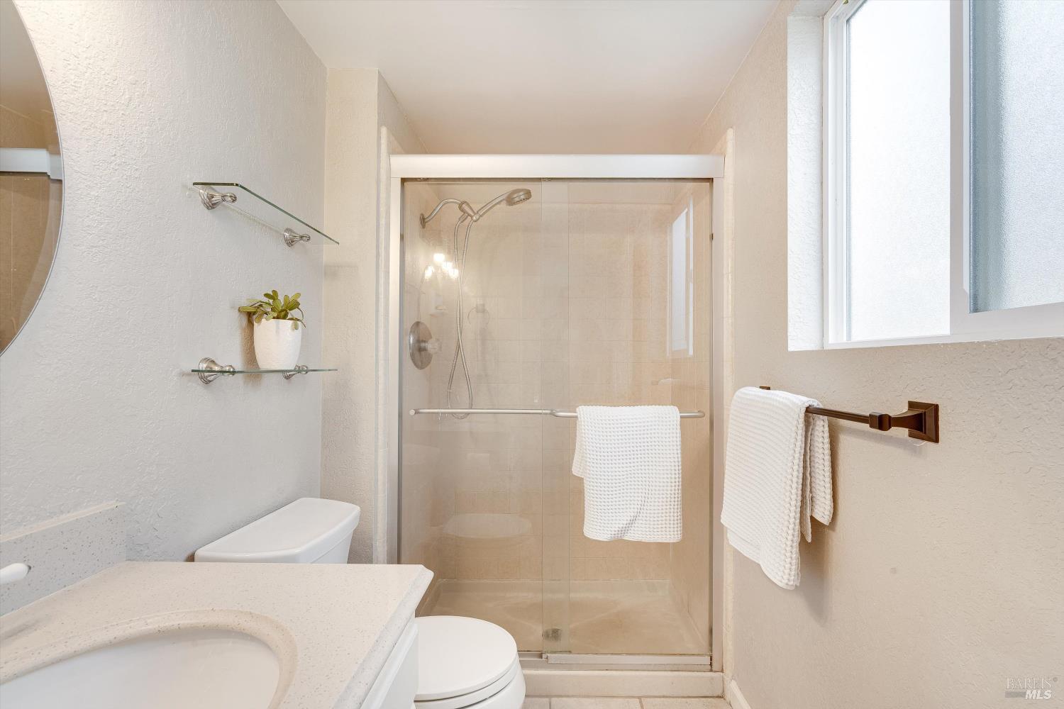 525 Oak Lake Avenue Santa Rosa, CA 95409 - Photo 18 of 74