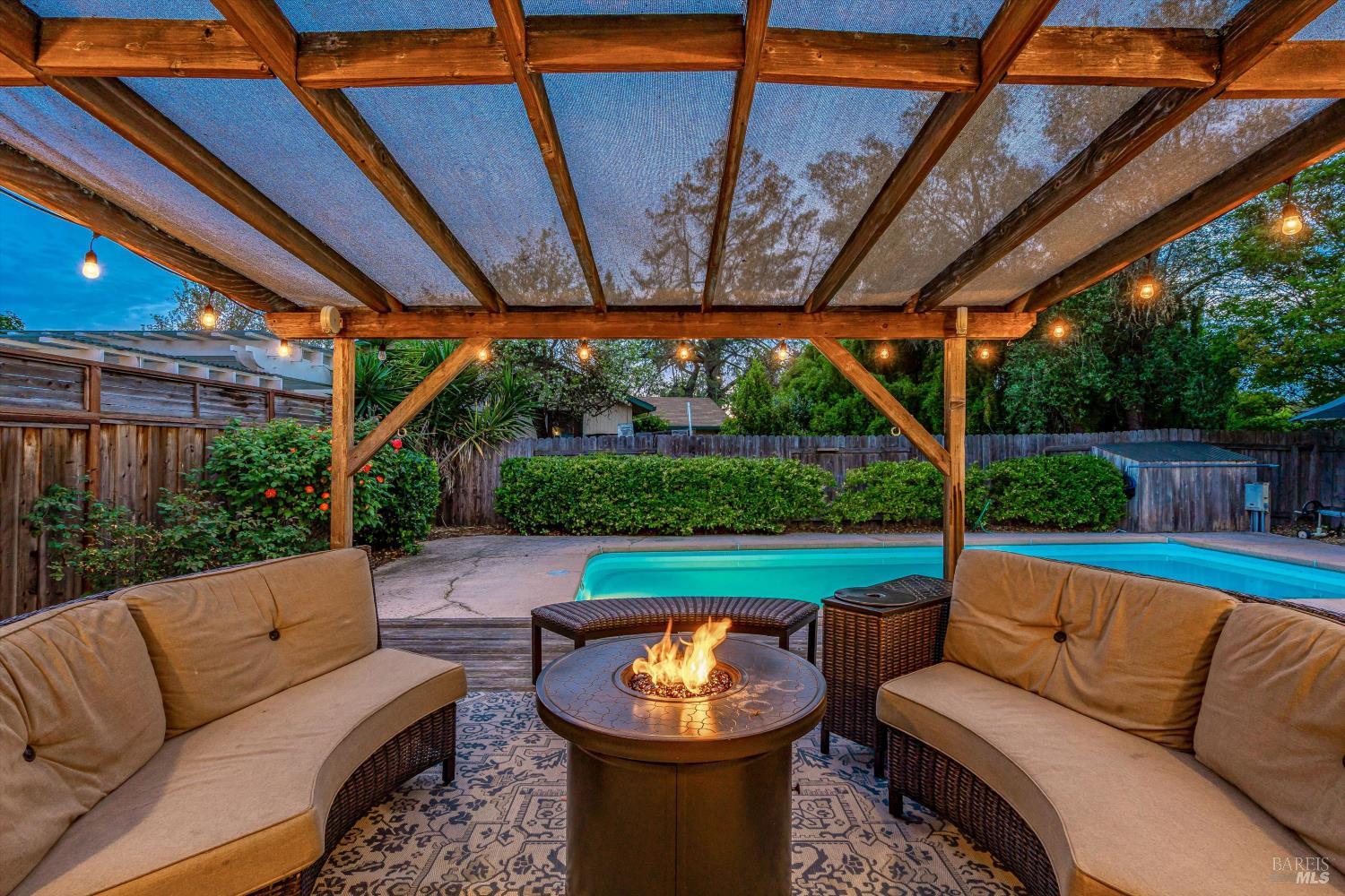 525 Oak Lake Avenue Santa Rosa, CA 95409 - Photo 38 of 74