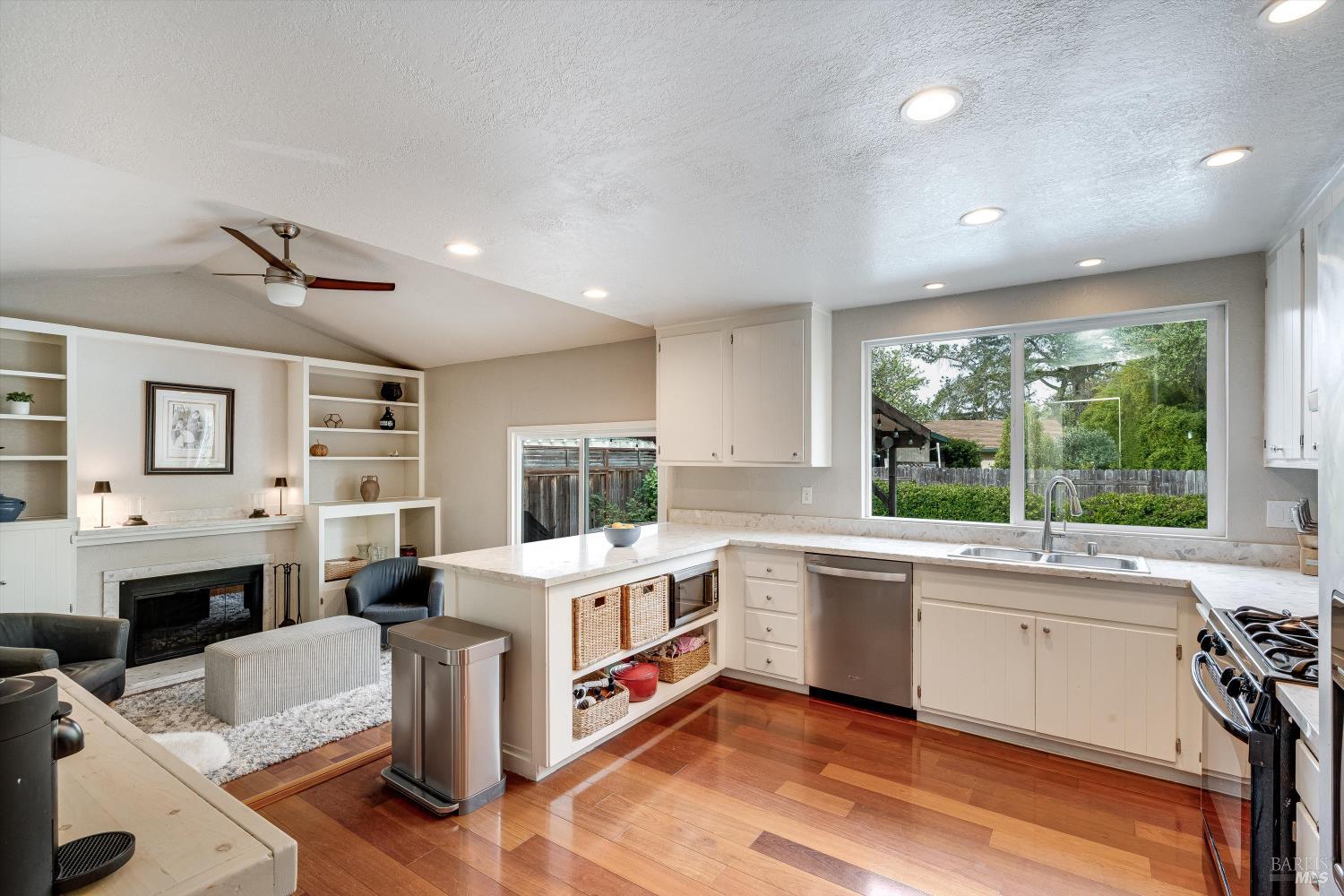 525 Oak Lake Avenue Santa Rosa, CA 95409 - Photo 4 of 74