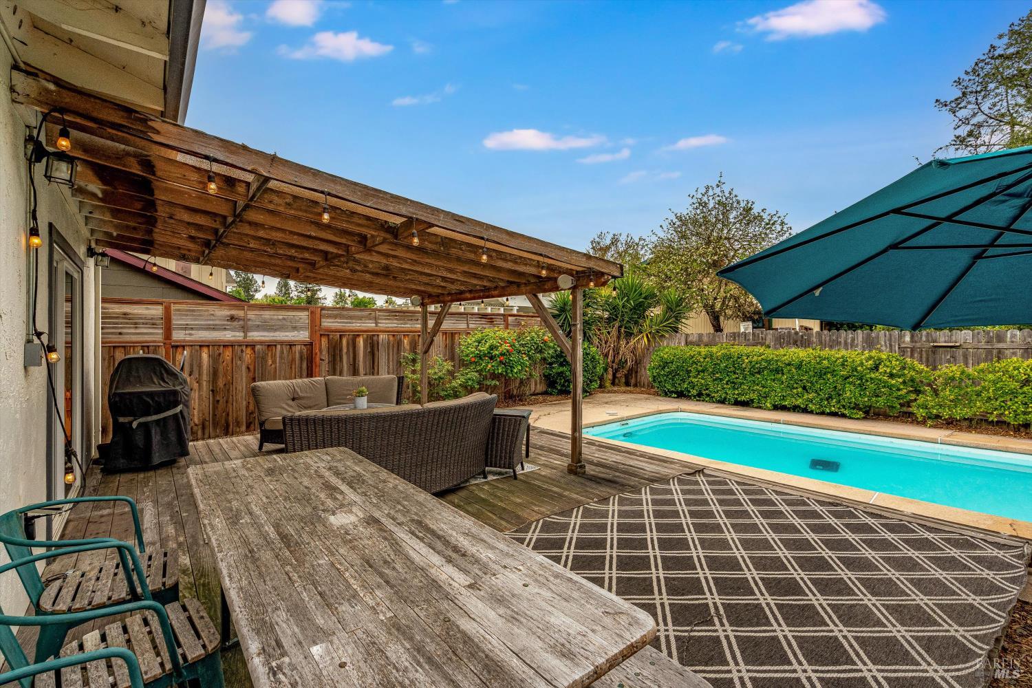 525 Oak Lake Avenue Santa Rosa, CA 95409 - Photo 44 of 74