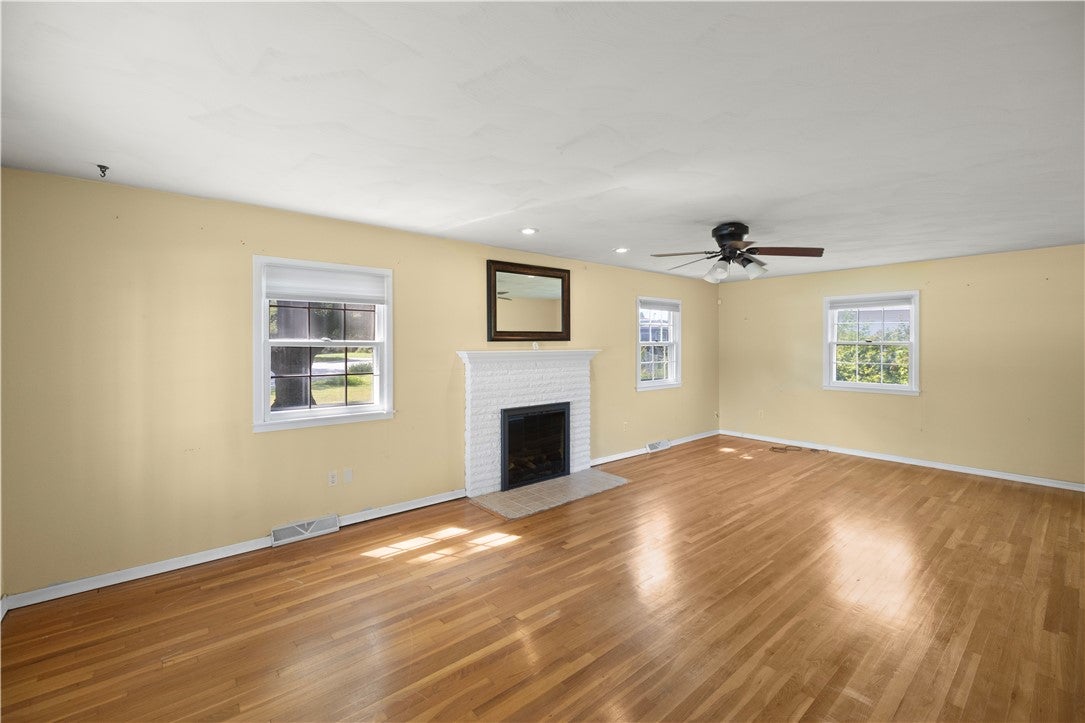 4103 Newcastle Drive Decatur, IL 62526 - Photo 3 of 26 Gallery Image 3