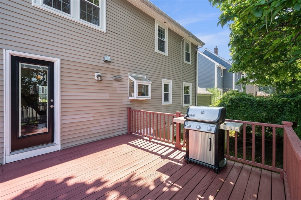 32 Grosvenor Road Waltham, MA 02453 - Photo 28 of 39