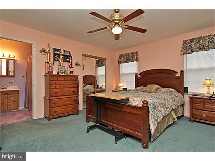 1817 Janvier Road Williamstown, NJ 08094 - Photo 11 of 22 Bedroom - Main