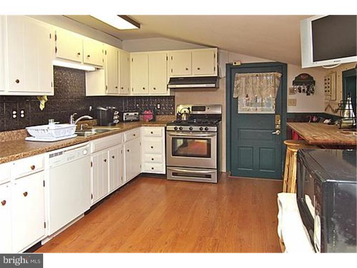 1817 Janvier Road Williamstown, NJ 08094 - Photo 3 of 22 Kitchen
