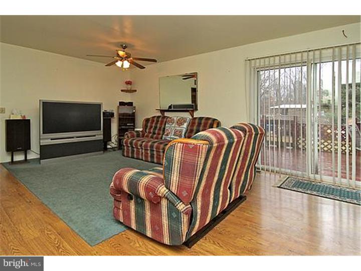1817 Janvier Road Williamstown, NJ 08094 - Photo 6 of 22 Family Room