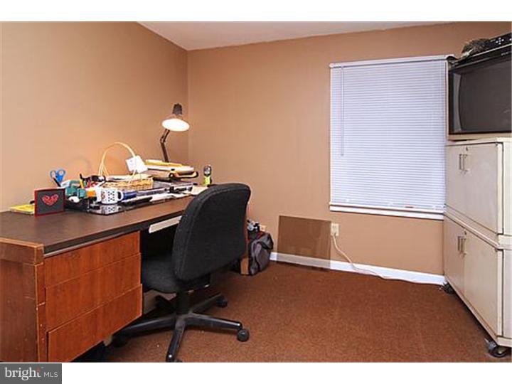 1817 Janvier Road Williamstown, NJ 08094 - Photo 10 of 22 Office / Study
