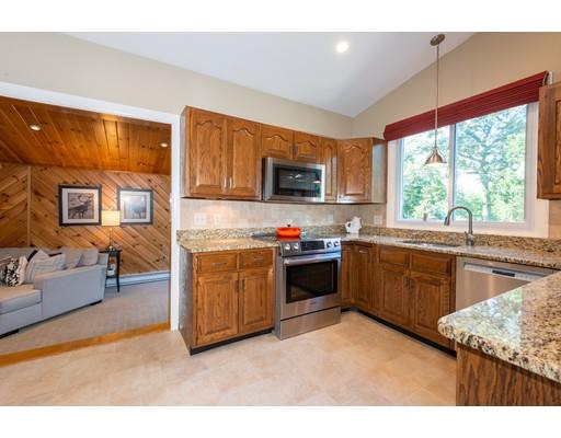 8 Doncaster Road Lynnfield, MA 01940 - Photo 12 of 39 Gallery Image 12