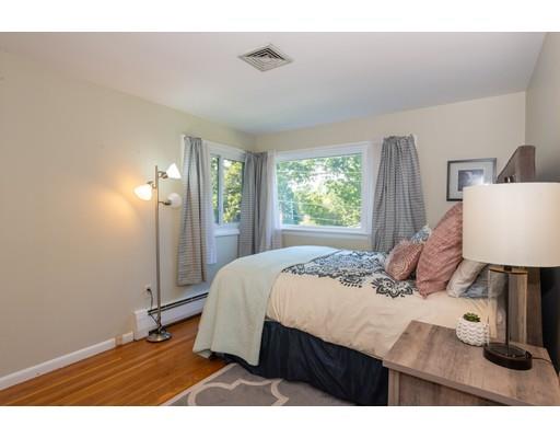 8 Doncaster Road Lynnfield, MA 01940 - Photo 32 of 39 Gallery Image 32