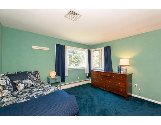 8 Doncaster Road Lynnfield, MA 01940 - Photo 34 of 39 Gallery Image 34