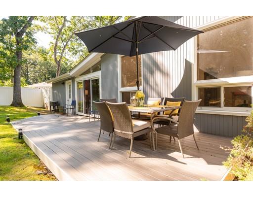 8 Doncaster Road Lynnfield, MA 01940 - Photo 6 of 39 Gallery Image 6