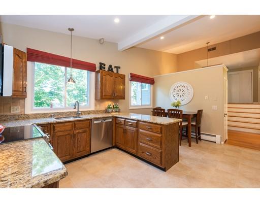 8 Doncaster Road Lynnfield, MA 01940 - Photo 10 of 39 Gallery Image 10