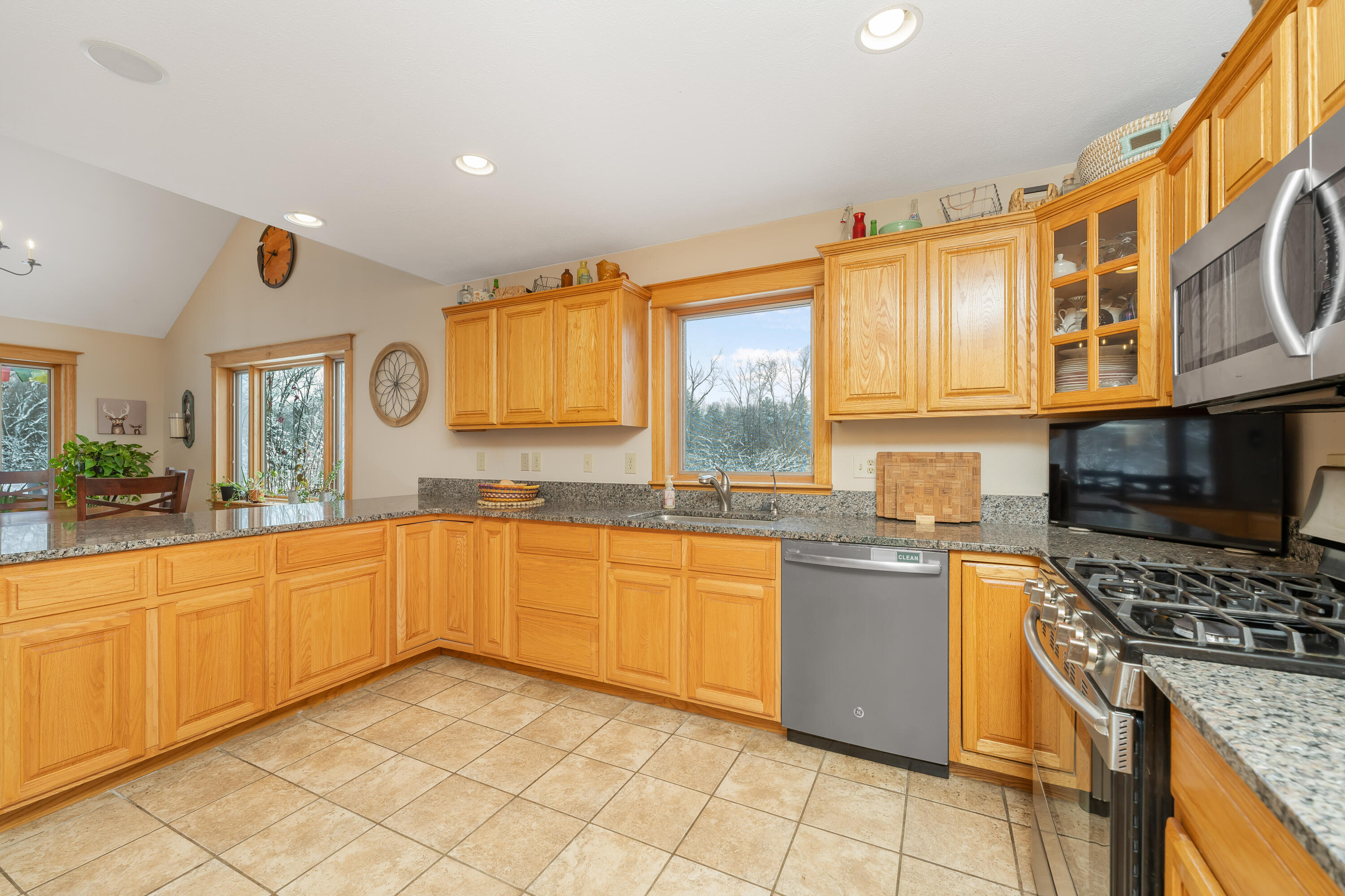 12344 Warner Road Plainwell, MI 49080 - Photo 5 of 46 DSC00467