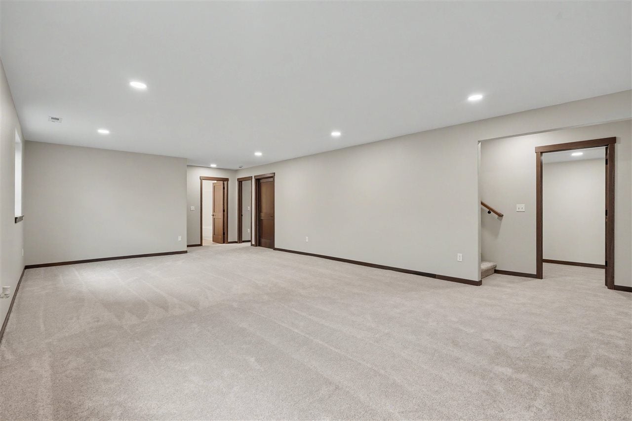 718 Pointer Circle Center Point, IA 52213 - Photo 23 of 39 Gallery Image 23