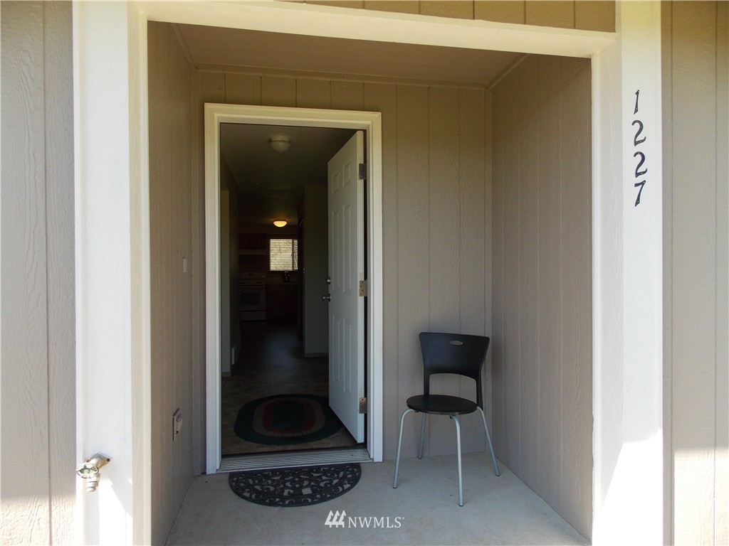 1227 North Fork Road Chehalis, WA 98532 - Photo 2 of 24