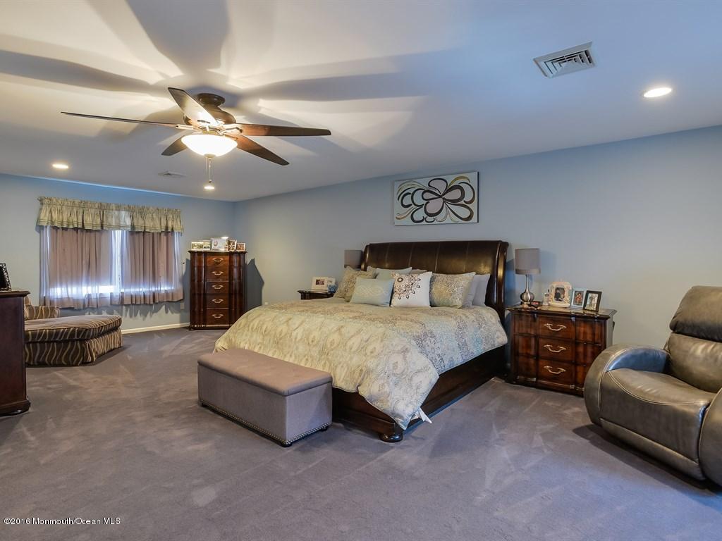22 Tanglewood Road Middletown, NJ 07748 - Photo 15 of 36 016_Master Bedroom