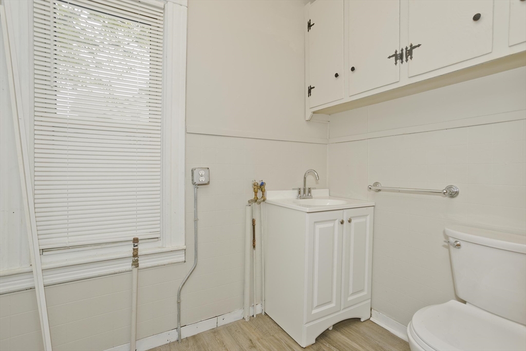 53 Freeman Terrace Springfield, MA 01104 - Photo 18 of 42