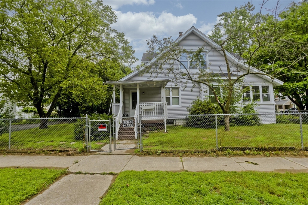 53 Freeman Terrace Springfield, MA 01104 - Photo 5 of 42