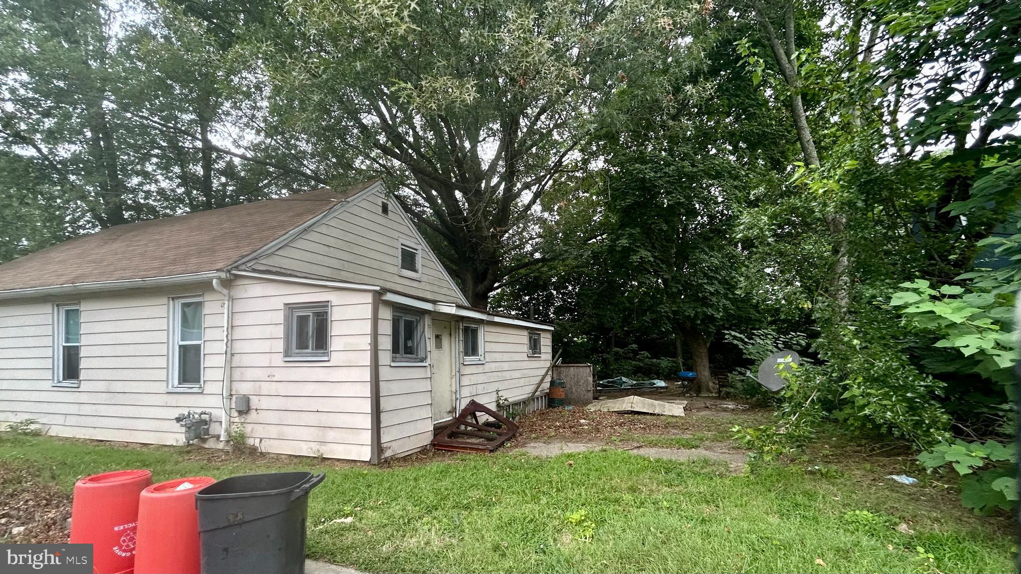 71 Poplar Street Penns Grove, NJ 08069 - Photo 9 of 10 a view of outdoor space and yard