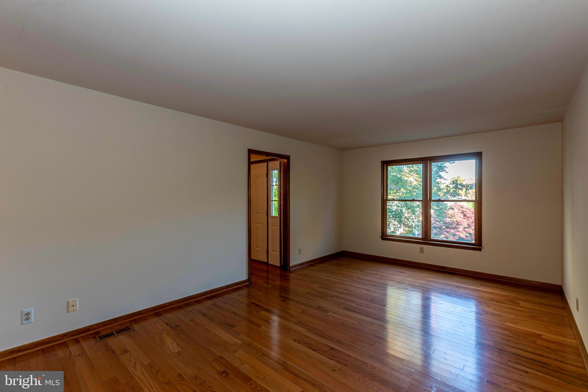 256 Choptank Road Stafford, VA 22556 - Photo 5 of 46 Living Room