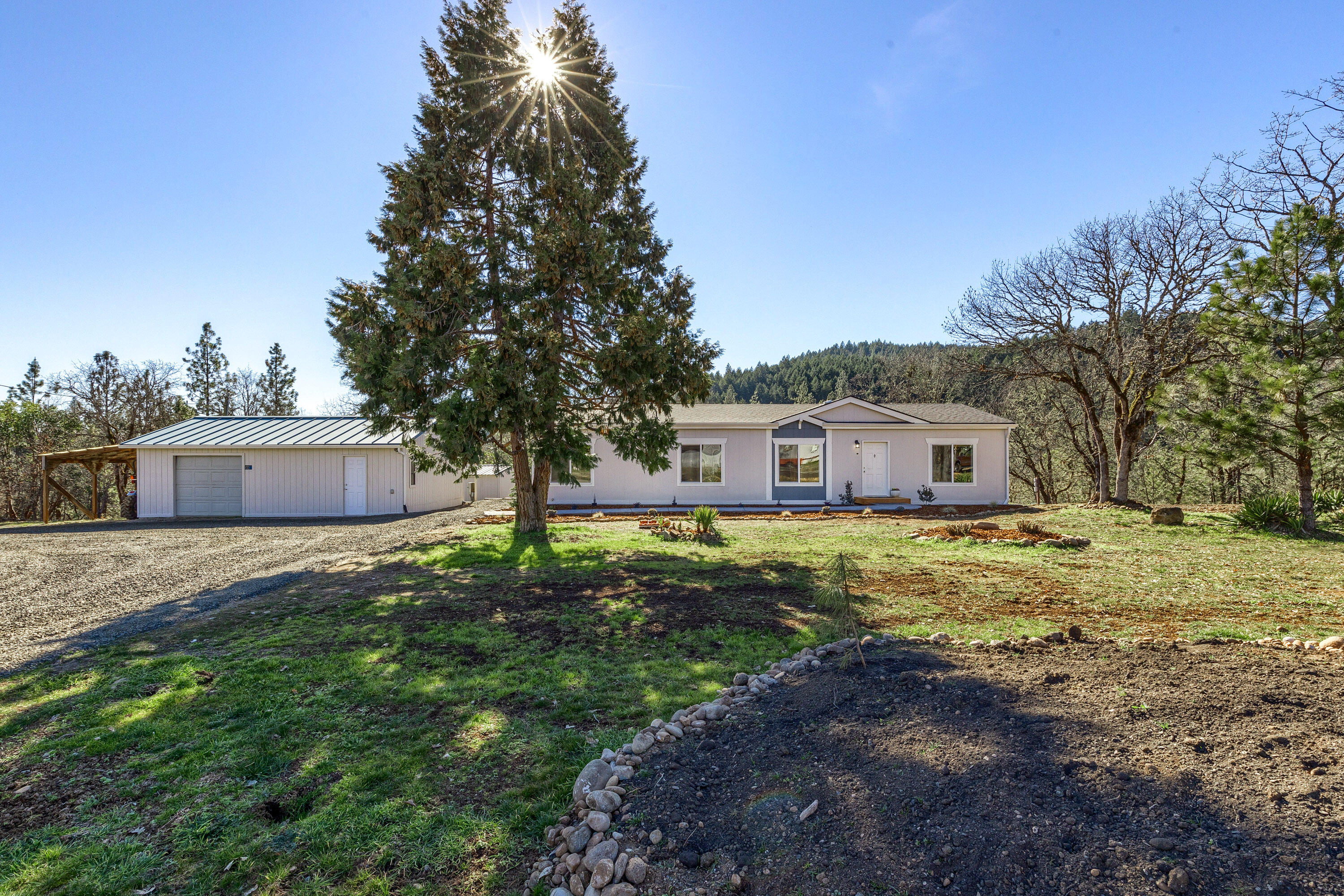 25 Long Branch Road Eagle Point, OR 97524 - Photo 2 of 41 LBR(2)
