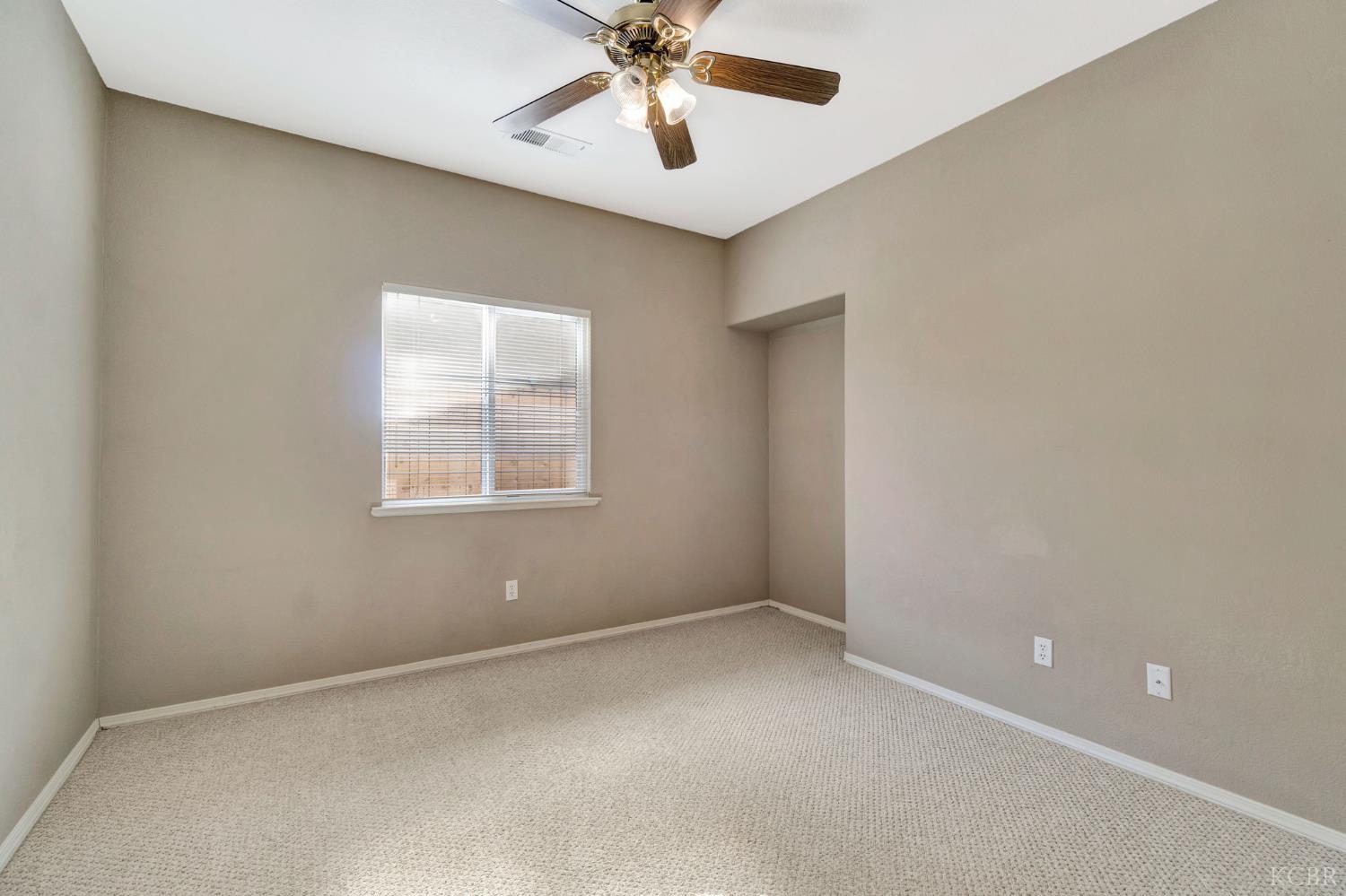 977 Meadow View Road Hanford, CA 93230 - Photo 25 of 35 Gallery Image 25