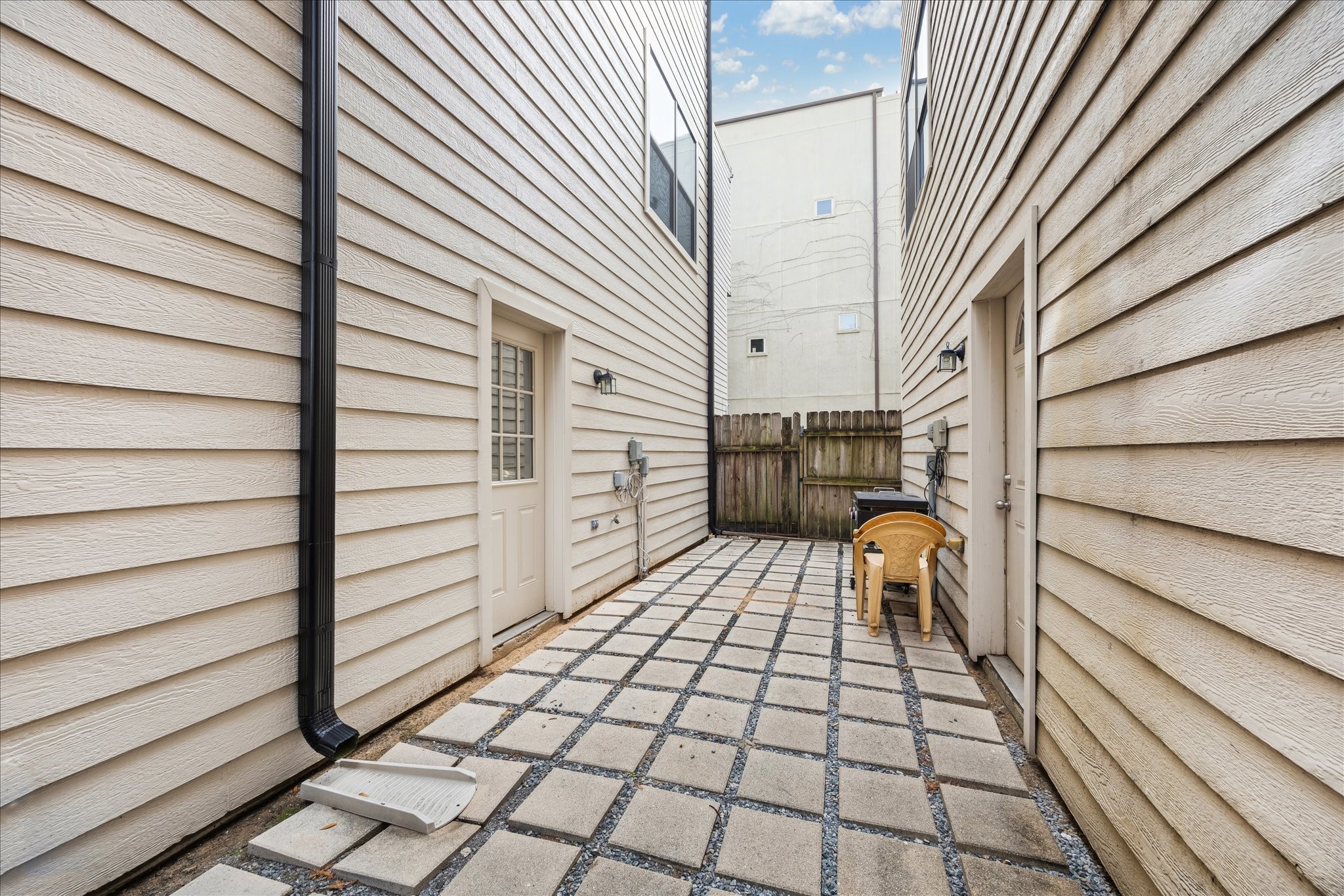 4411 Koehler Street, Unit E Houston, TX 77007 - Photo 20 of 22 Back Patio