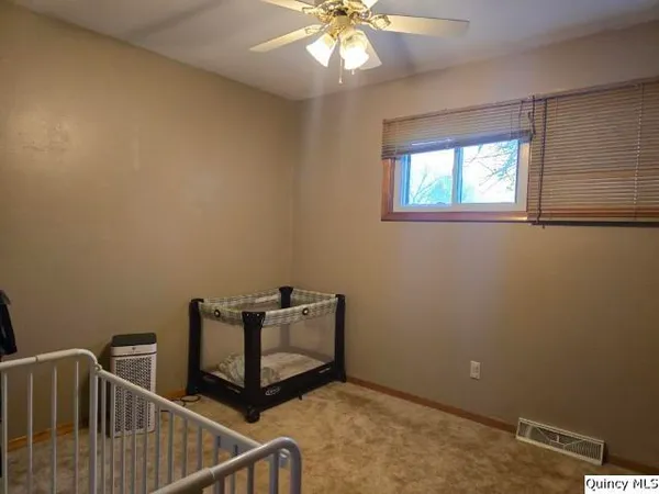 $135,000 | 710 Country Lane, Carthage, IL 62321