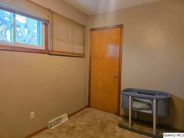 $135,000 | 710 Country Lane, Carthage, IL 62321
