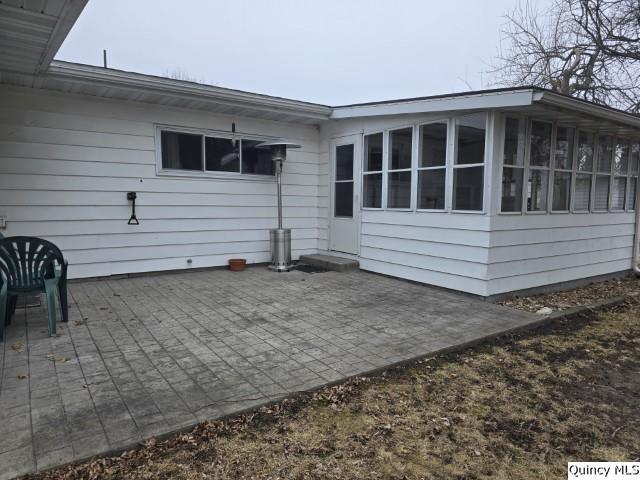 710 Country Lane Carthage, IL 62321 - Photo 30 of 31 a view of a house with a yard