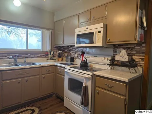 $135,000 | 710 Country Lane, Carthage, IL 62321