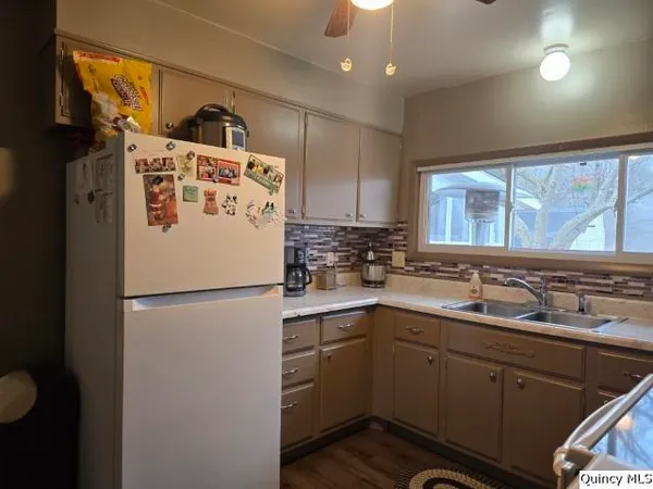 $135,000 | 710 Country Lane, Carthage, IL 62321