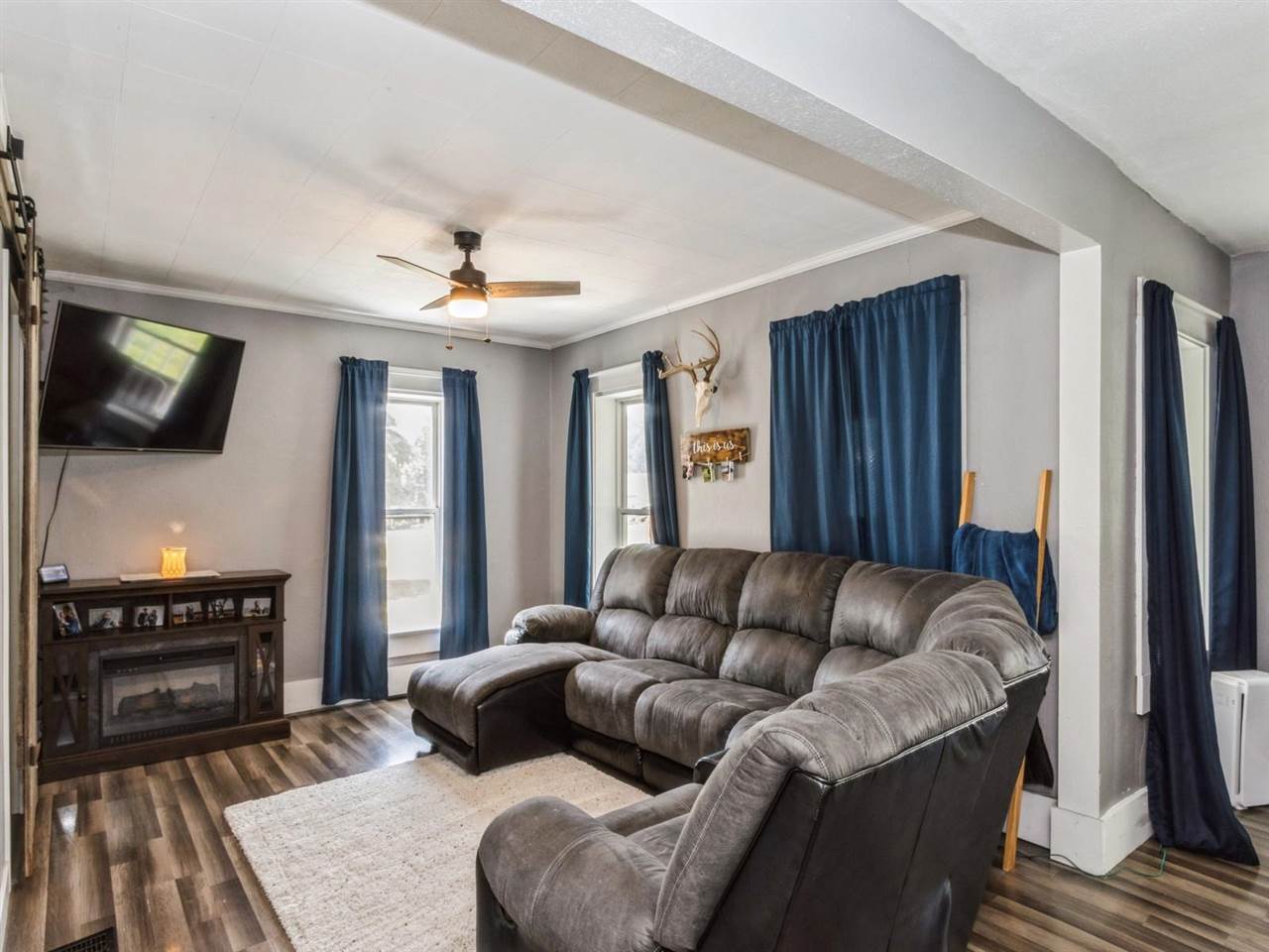 5965 Troy Mills Road Coggon, IA 52218 - Photo 2 of 27 Gallery Image 2