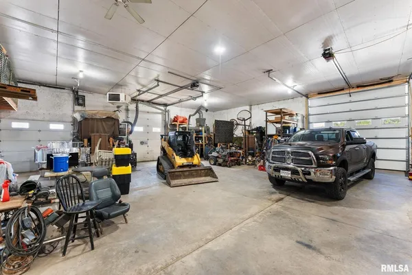 $399,999 | 1422 McCloud Road, Aledo, IL 61231