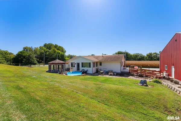 $399,999 | 1422 McCloud Road, Aledo, IL 61231