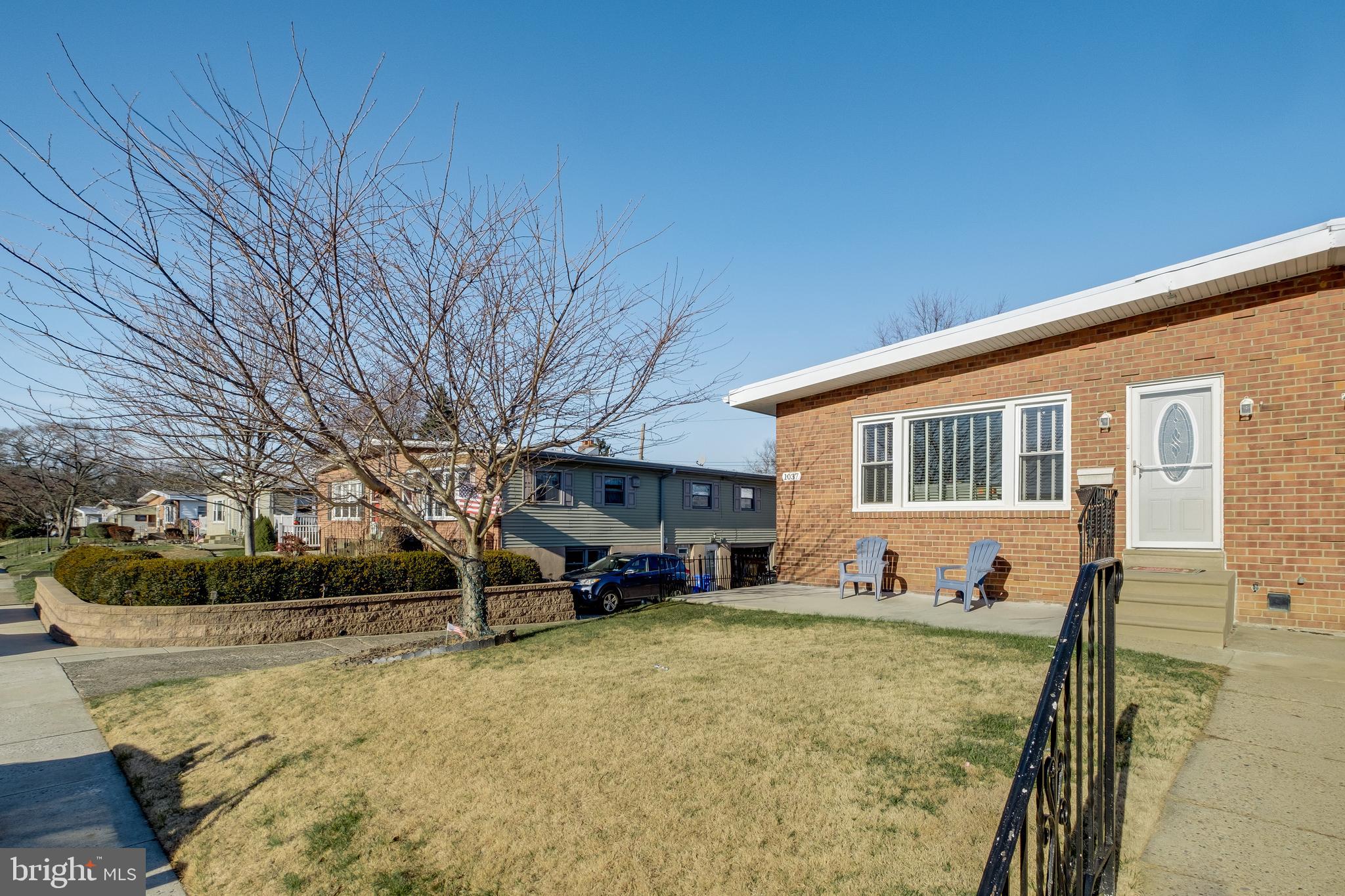 1037 Surrey Road Philadelphia, PA 19115 - Photo 2 of 37