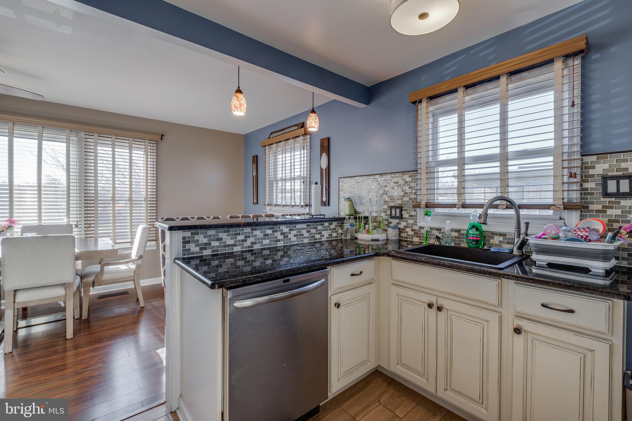 1037 Surrey Road Philadelphia, PA 19115 - Photo 12 of 37
