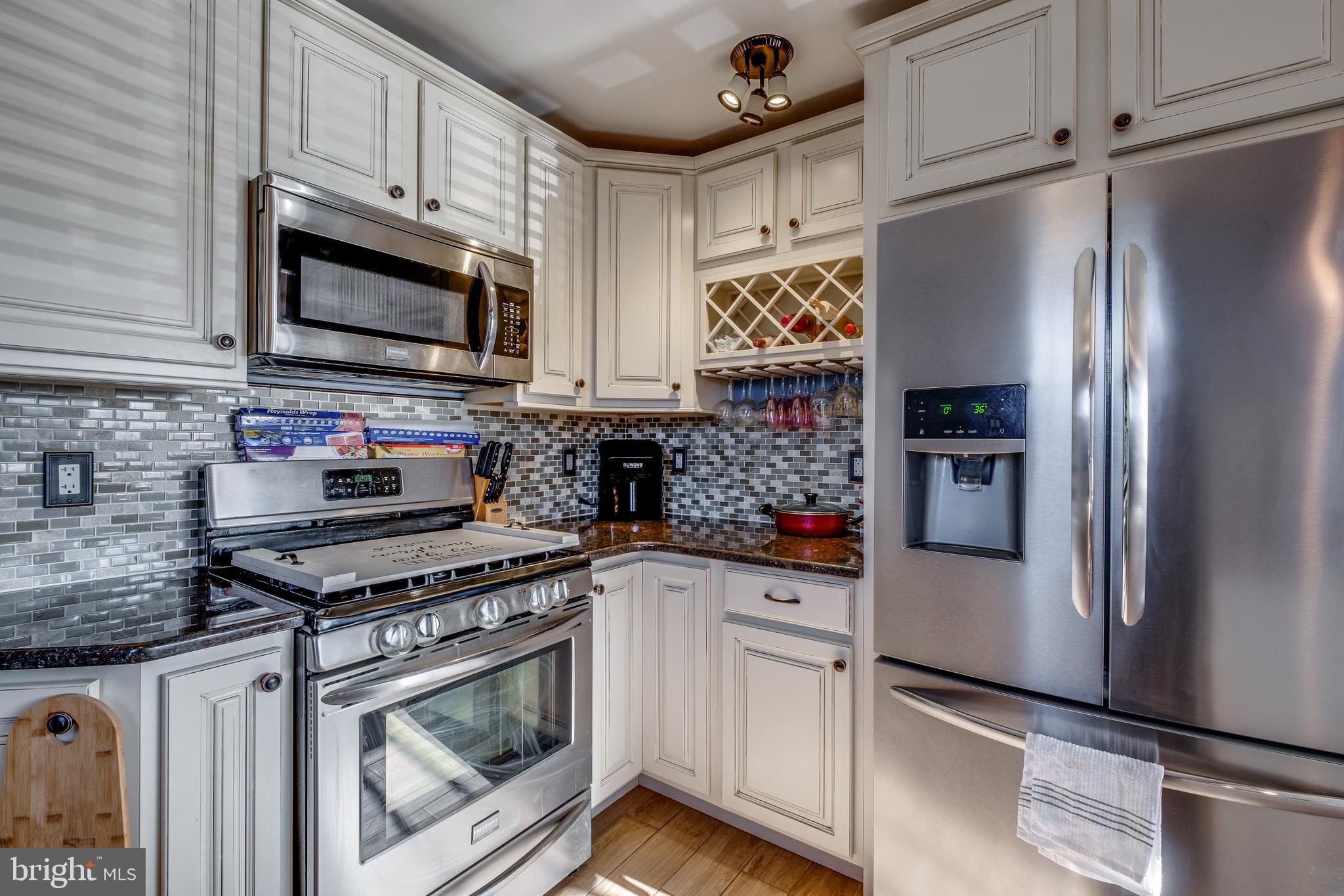 1037 Surrey Road Philadelphia, PA 19115 - Photo 14 of 37
