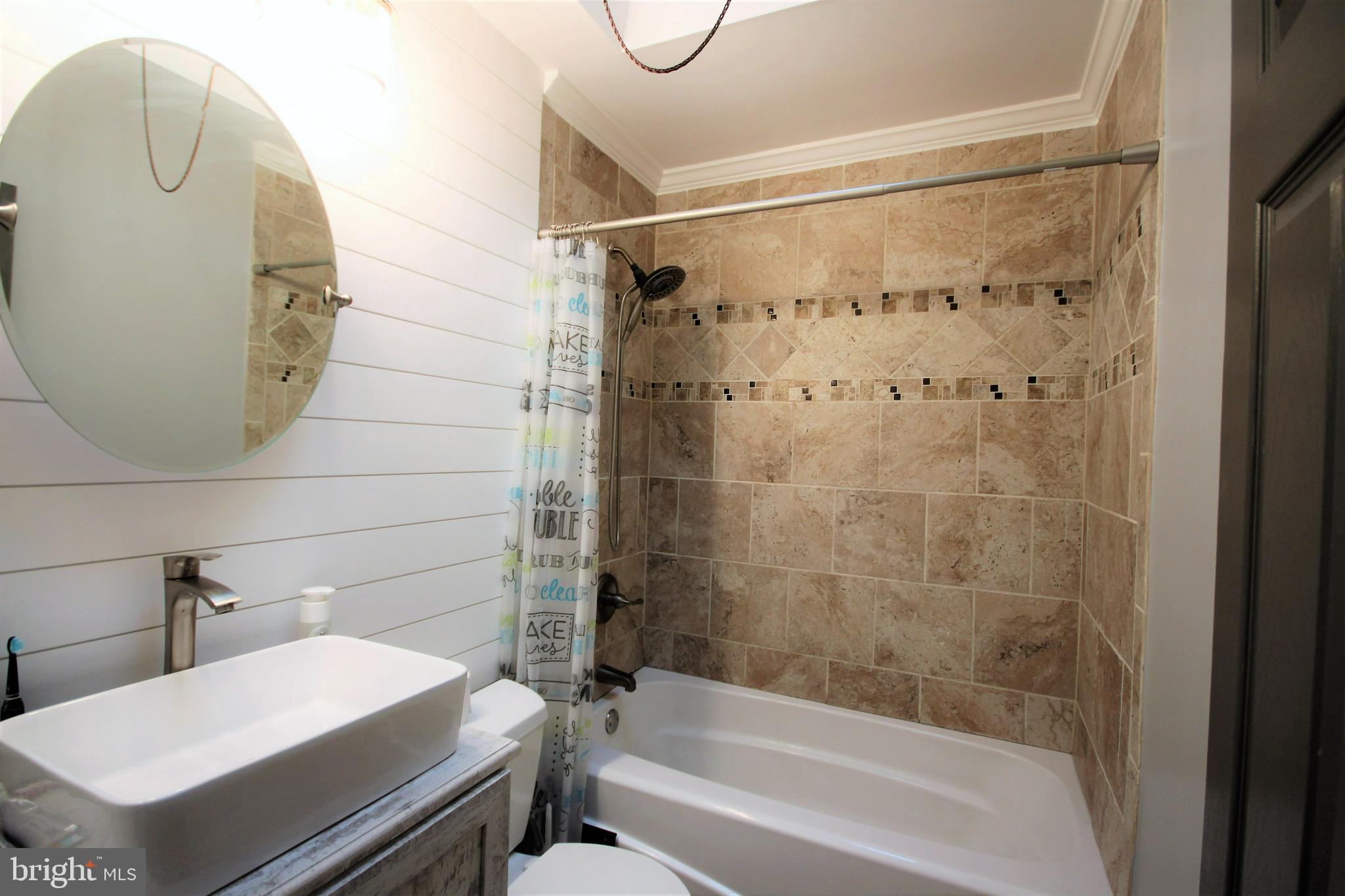 1037 Surrey Road Philadelphia, PA 19115 - Photo 16 of 37